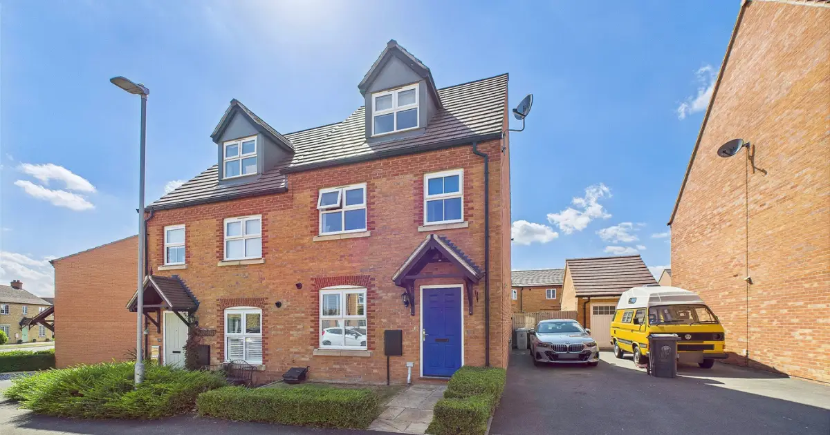 Image of 32 Kingsdown Drive, for sale with eastaway property